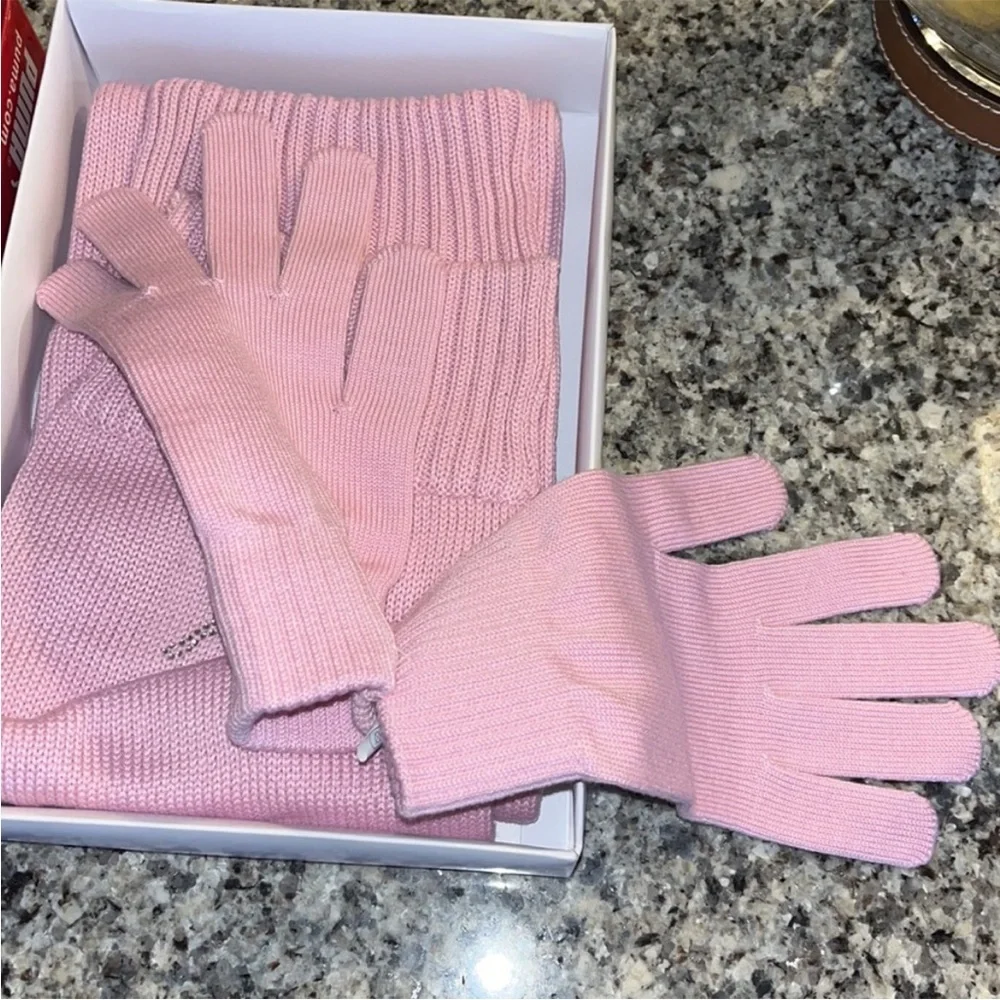 Puma Winter Gloves and Scarf Gift Set pink style “Diamond” new Women’s Small
